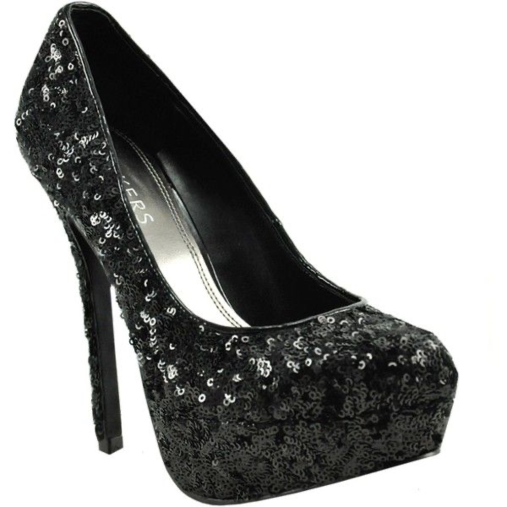 Fun Black Sequence Pumps